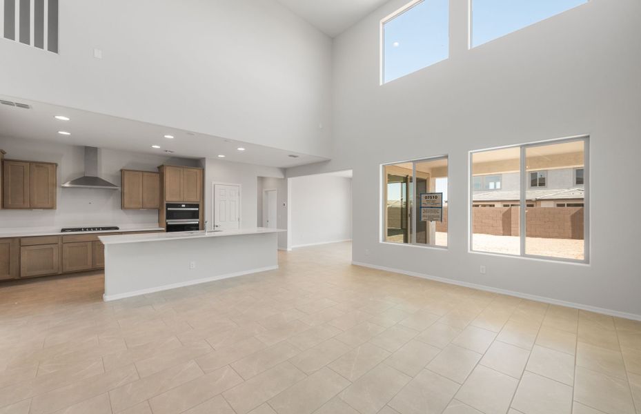 Spacious, unfurnished interior of a new home in Artisan at Asante, Surprise (Image 21).