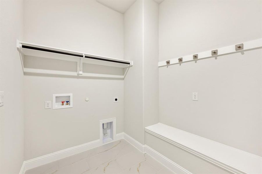 Spacious, unfurnished interior of a new home in Sunset Ridge, Alvarado (Image 26).