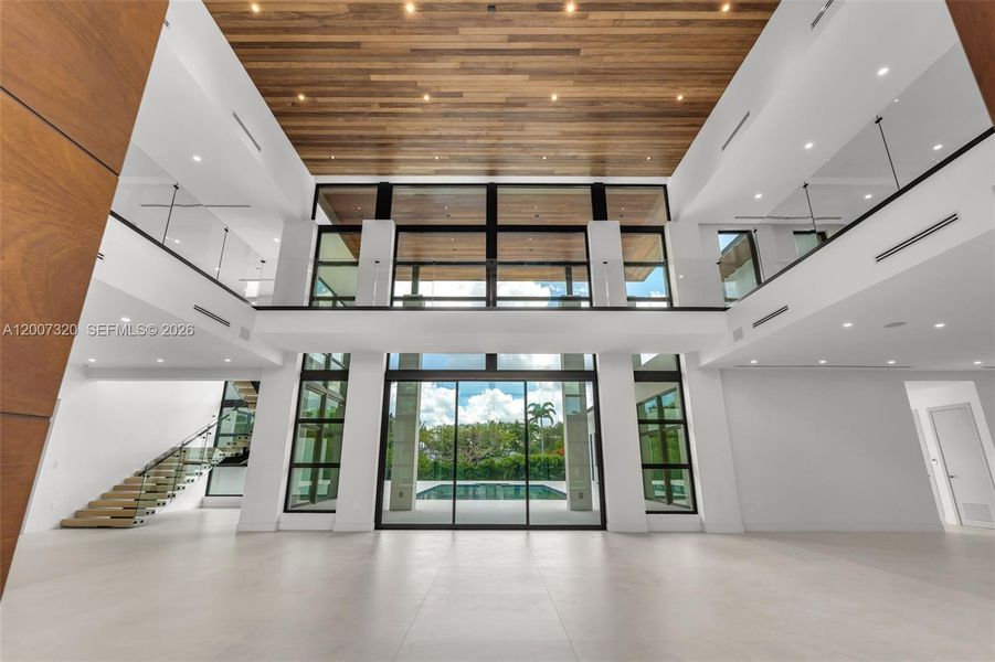 Spacious, unfurnished interior of a new home in , Pinecrest (Image 26).