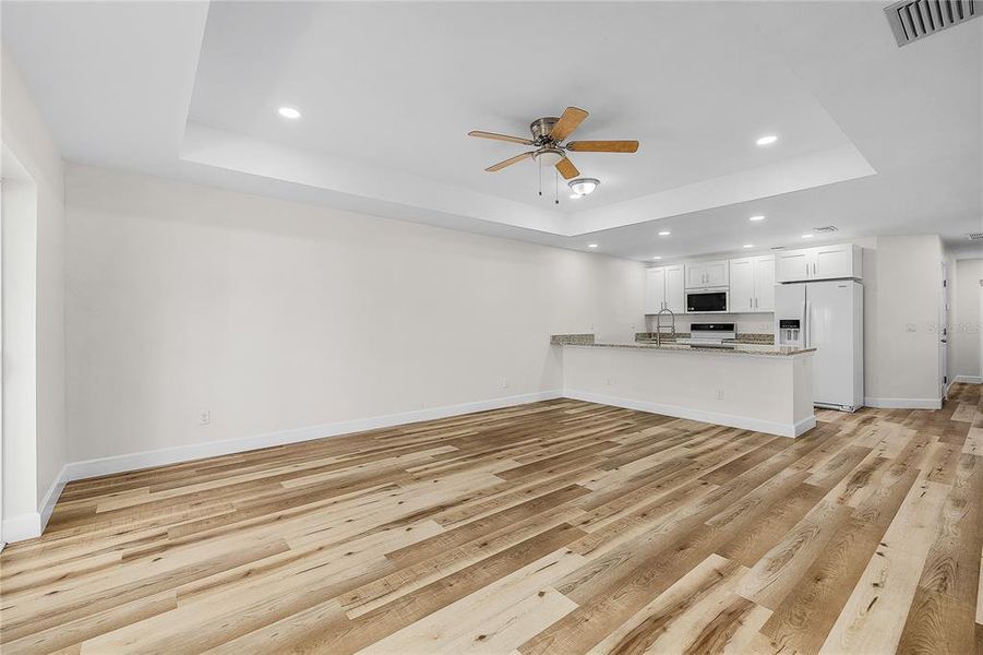 Spacious, unfurnished interior of a new home in , Punta Gorda (Image 39).