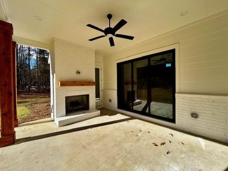 Exterior details and patio area of a home in , Jefferson (Image 3).