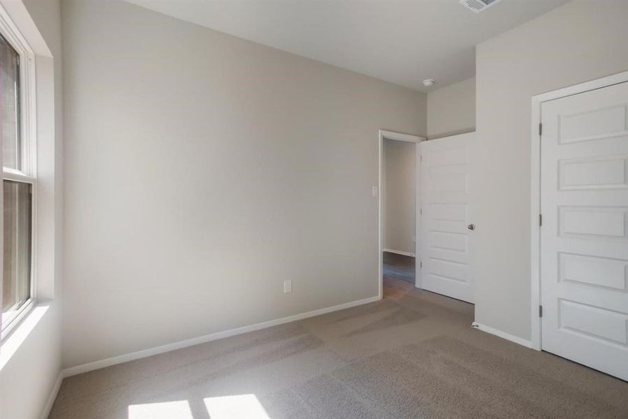 Spacious, unfurnished interior of a new home in Oaks at San Gabriel, Georgetown (Image 22).