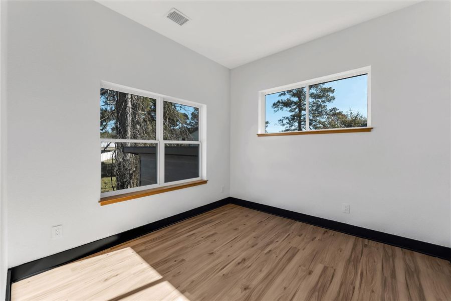 Flex Room / Can be converted into a Gigantic Closet