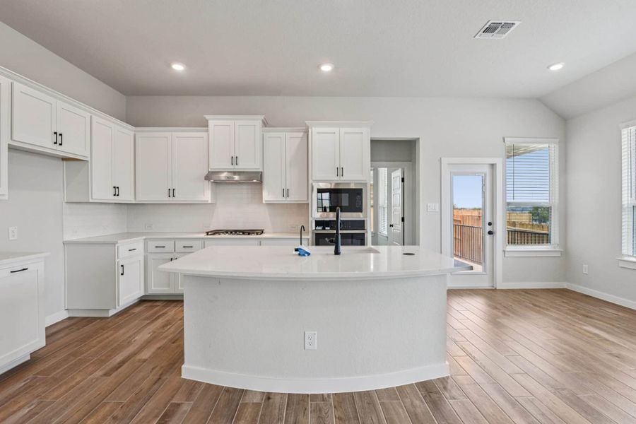 Furnished interior view inside a new home in Meyer Ranch, New Braunfels (Image 7).