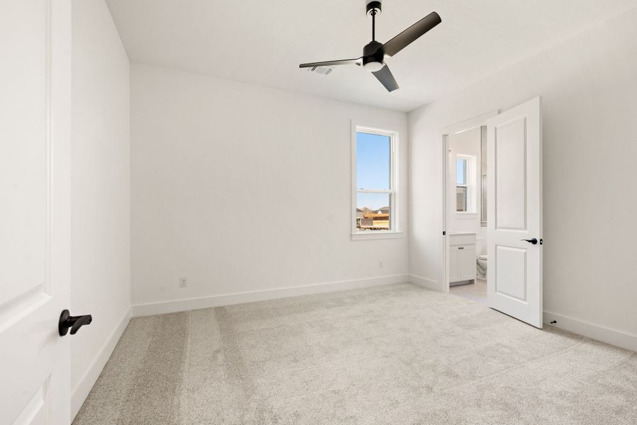 Spacious, unfurnished interior of a new home in NorthGlen, Haslet (Image 42).