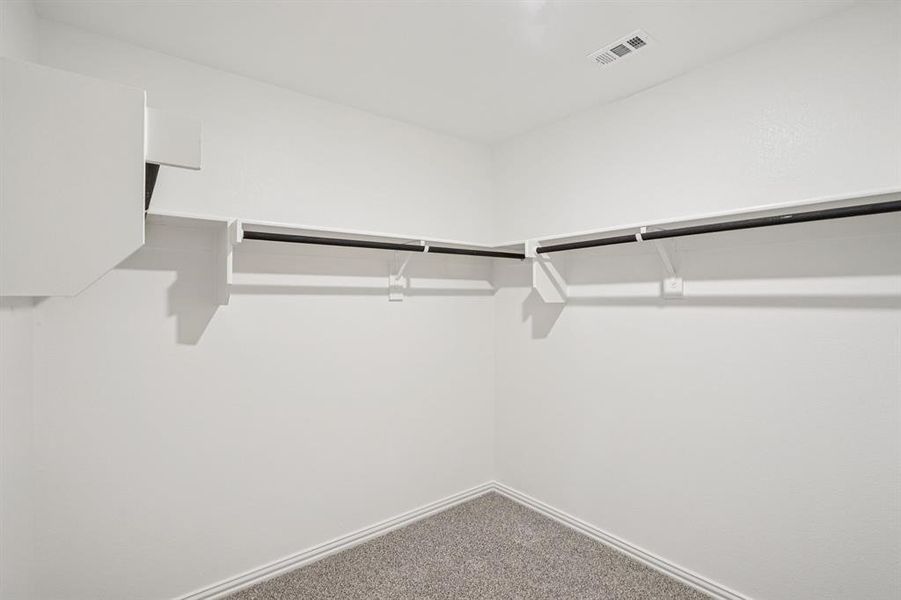 Spacious, unfurnished interior of a new home in Westmoor, Sherman (Image 14).