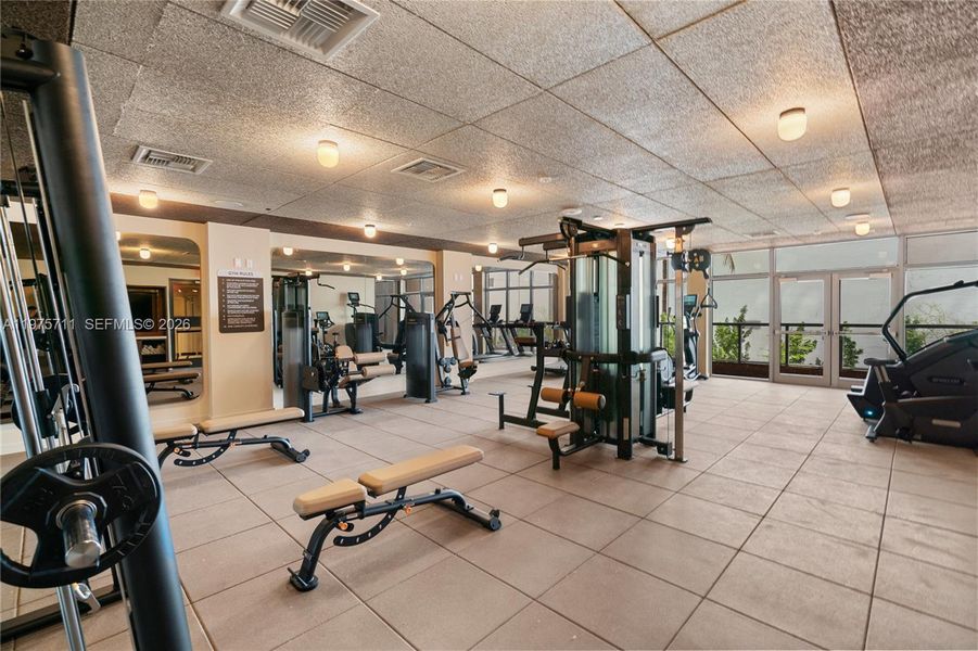 Community amenities in Domus Brickell Park, Miami (Image 10).