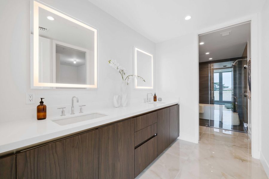 475 E Royal Palm Road - 97 475 E Royal Palm Road - 97