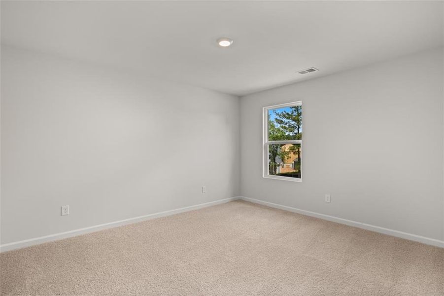 Spacious, unfurnished interior of a new home in Fairway 17 at Mirror Lake, Villa Rica (Image 30).