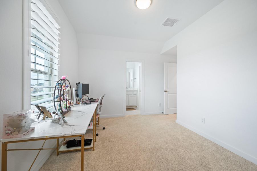 Furnished interior view inside a new home in Brookewater, Rosenberg (Image 13).