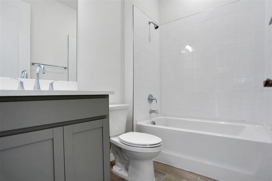 Furnished interior view inside a new home in Turnleaf, Punta Gorda (Image 16).