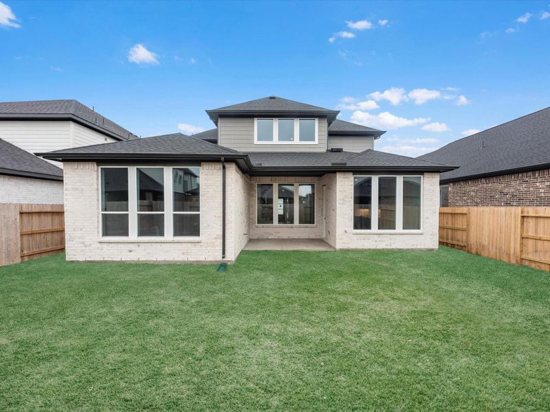 Exterior details and patio area of a home in Trillium 50′, Richmond (Image 3).