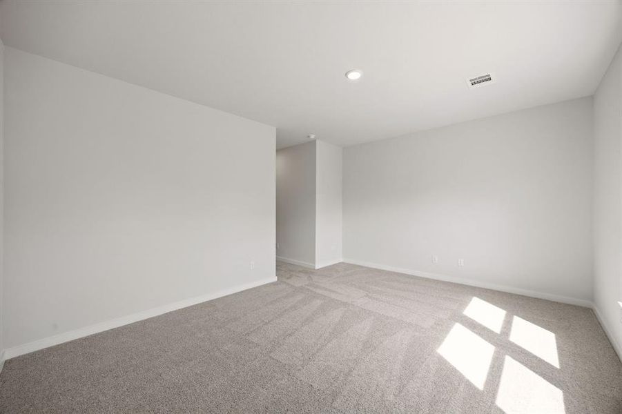 Spacious, unfurnished interior of a new home in Overland Grove, Forney (Image 11).