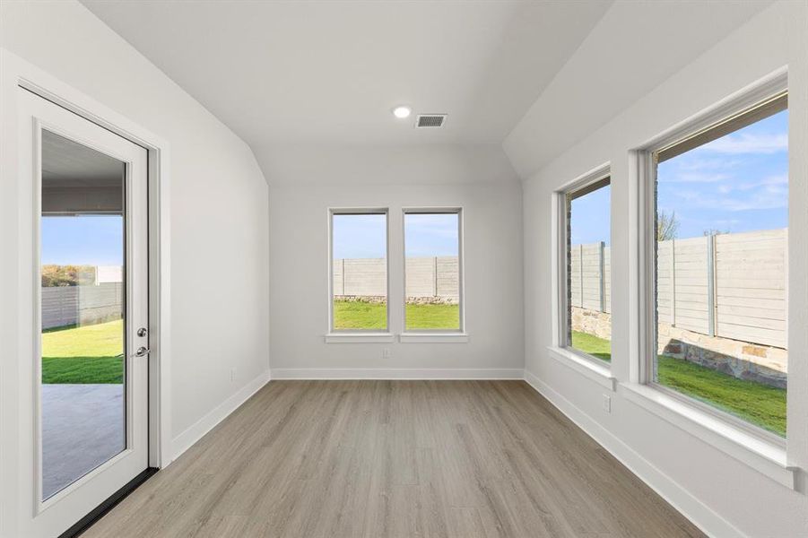 09. 2917 Andesite - Dining