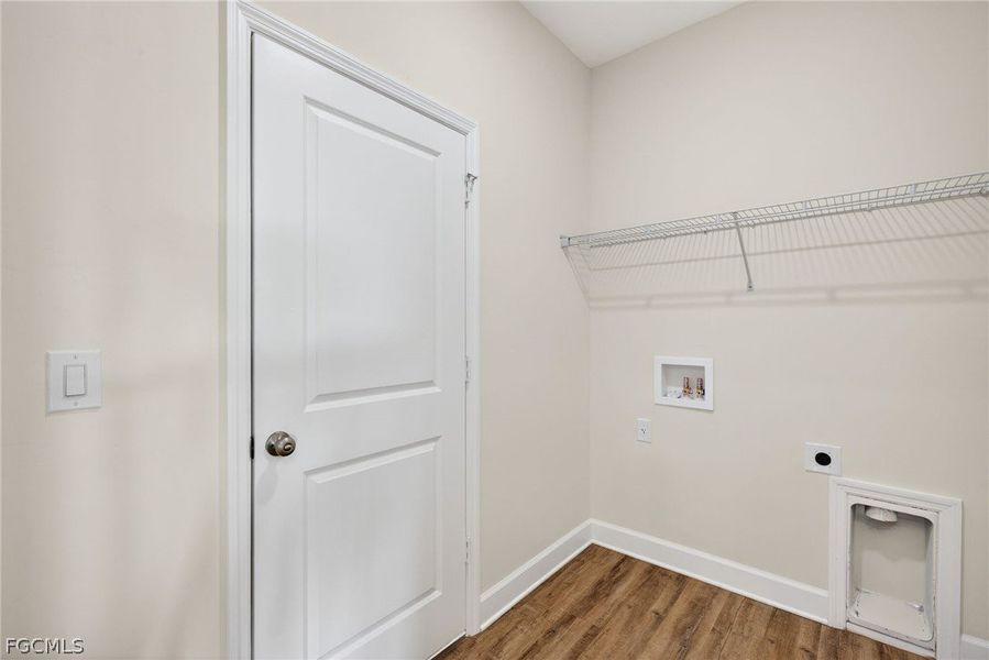 Spacious, unfurnished interior of a new home in Cape Coral, Cape Coral (Image 24).