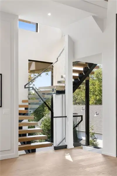 Image 53 of a home in .