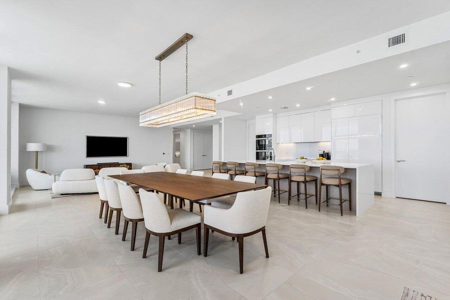 007-220LakeShoreDrive-2109-LakePark-FL-3