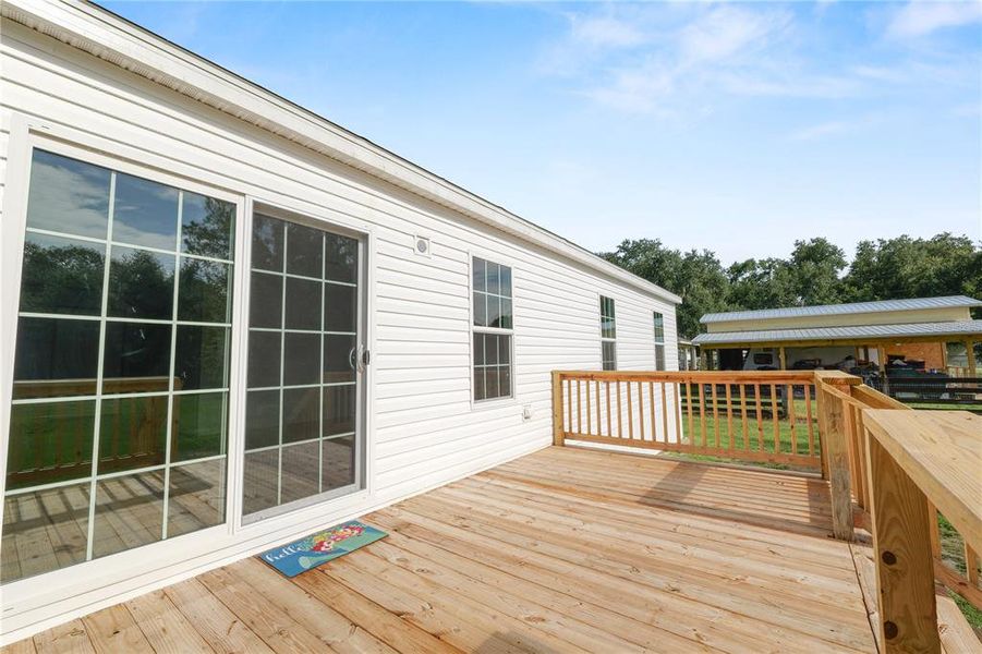 Exterior details and patio area of a home in , Lakeland (Image 31).
