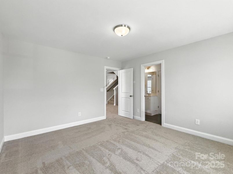 Spacious, unfurnished interior of a new home in Hampton Woods, Charlotte (Image 31).