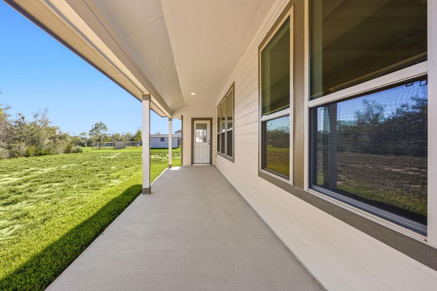Exterior details and patio area of a home in Southfork Ranch, Sealy (Image 27).