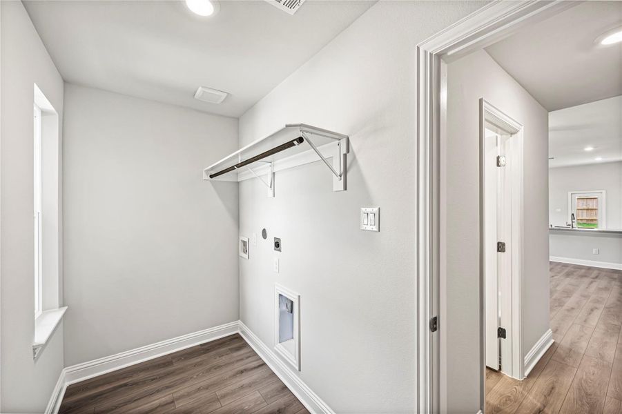 Spacious, unfurnished interior of a new home in , Dickinson (Image 8).