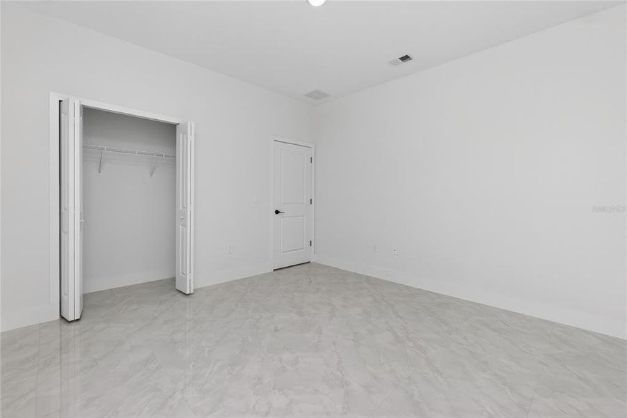 Spacious, unfurnished interior of a new home in , Port Charlotte (Image 23).
