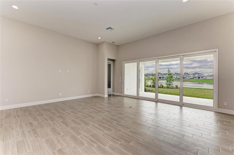 Spacious, unfurnished interior of a new home in Mirada, San Antonio (Image 35).