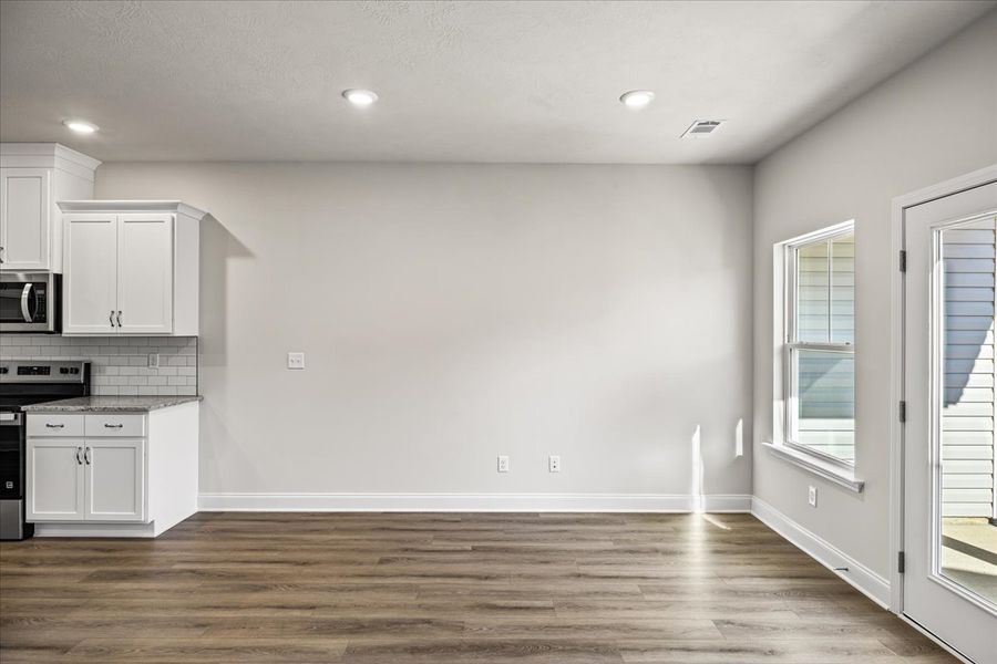 Spacious, unfurnished interior of a new home in Windsor, North Augusta (Image 16).