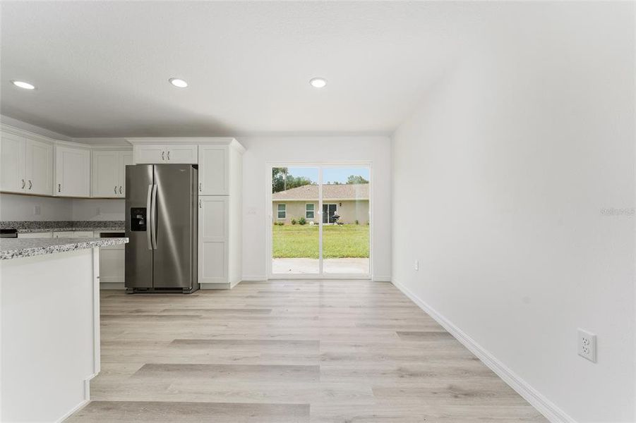 Spacious, unfurnished interior of a new home in , Silver Springs (Image 37).