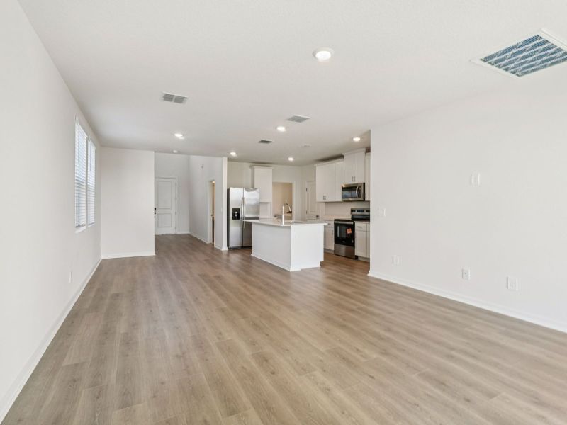 Spacious, unfurnished interior of a new home in Crosswinds - Classic Series, Haines City (Image 9).