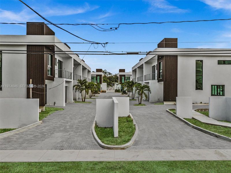 Image 82 of a home in .