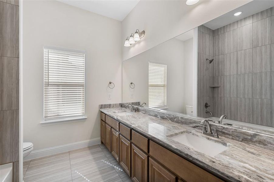 double sinks in 2nd bath