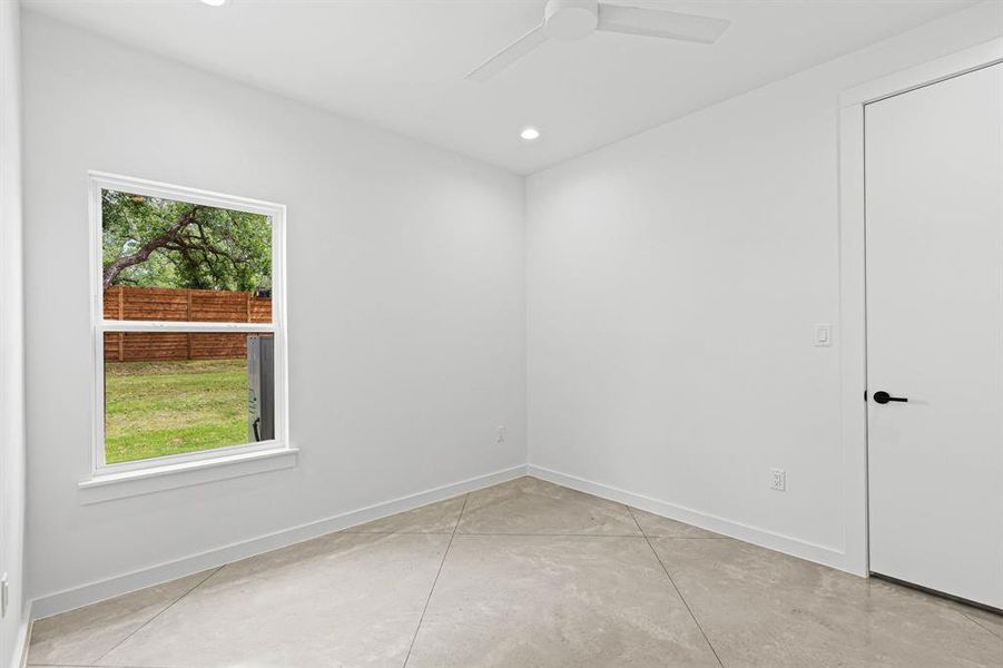 Spacious, unfurnished interior of a new home in , Paradise (Image 18).