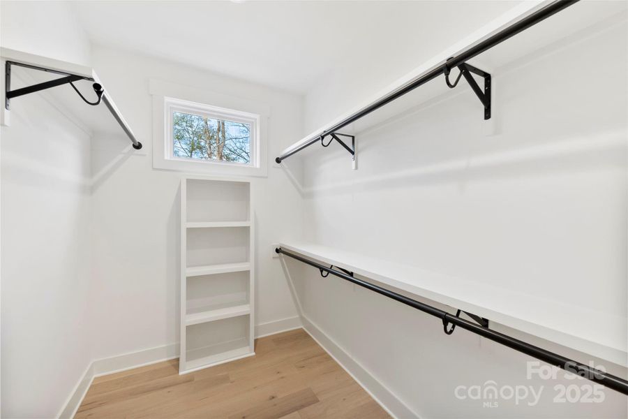 Image 40 of a home in .