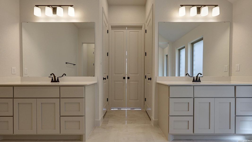 Furnished interior view inside a new home in Arcadia Ridge, San Antonio (Image 10). Furnished interior view inside a new home in Arcadia Ridge, San Antonio (Image 10).