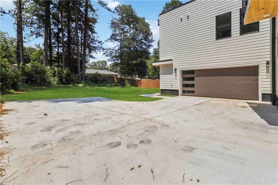 Exterior details and patio area of a home in , Decatur (Image 36).