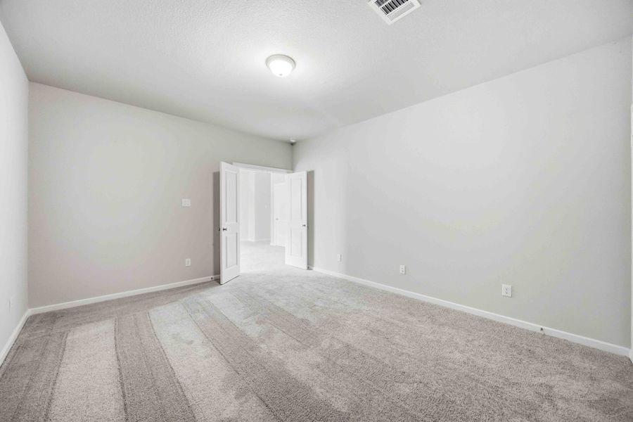 Spacious, unfurnished interior of a new home in Canterra Creek  60', Rosharon (Image 38).