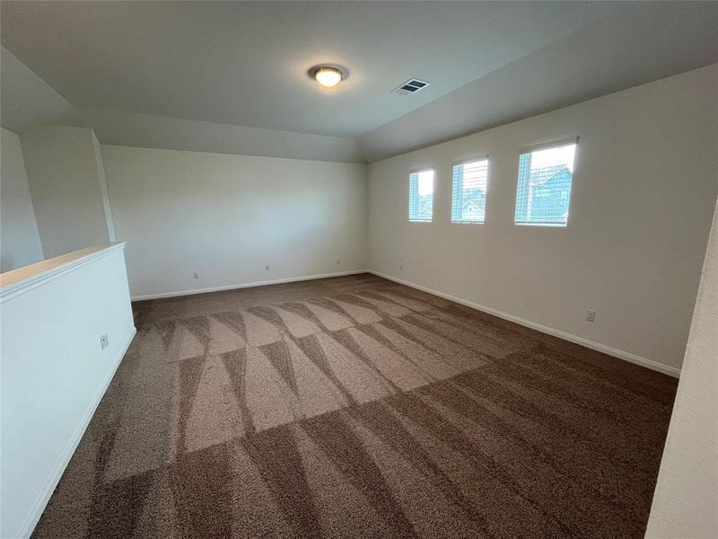 Spacious, unfurnished interior of a new home in Wellspring, Round Rock (Image 23).