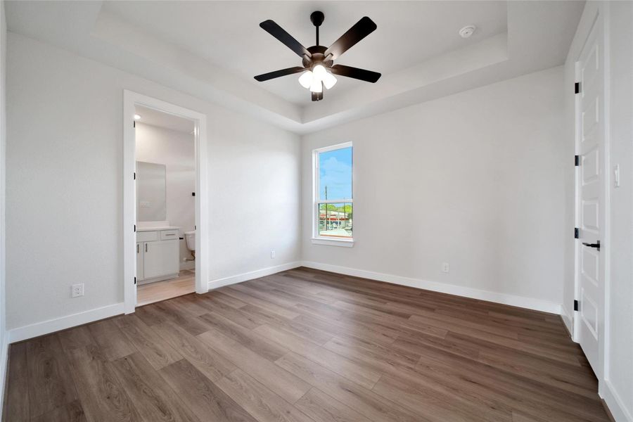 Spacious, unfurnished interior of a new home in Lago Pointe, Seabrook (Image 10). Spacious, unfurnished interior of a new home in Lago Pointe, Seabrook (Image 10).