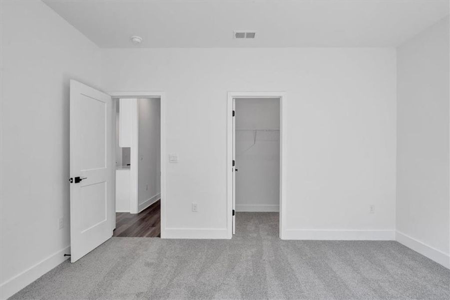 Spacious, unfurnished interior of a new home in Tuscany Hills, Douglasville (Image 28).