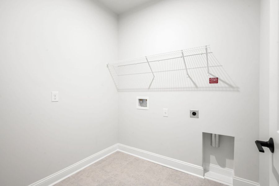 Spacious, unfurnished interior of a new home in Heartwood, Richmond Hill (Image 21).