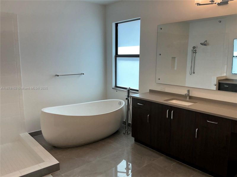 Furnished interior view inside a new home in , Boca Raton (Image 26). Furnished interior view inside a new home in , Boca Raton (Image 26).