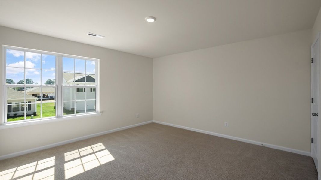Spacious, unfurnished interior of a new home in Madeline Farm, New Bern (Image 25).