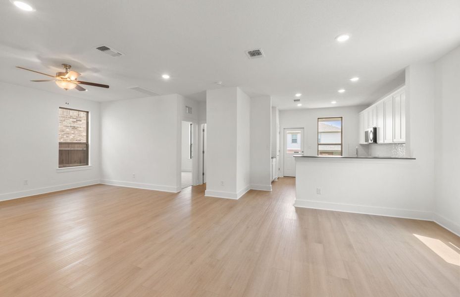 Spacious, unfurnished interior of a new home in Cameron Place, Austin (Image 13). Spacious, unfurnished interior of a new home in Cameron Place, Austin (Image 13).