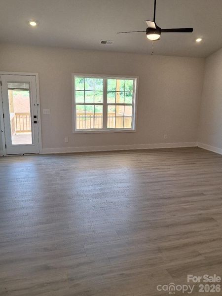 Spacious, unfurnished interior of a new home in Northlake, Statesville (Image 6).