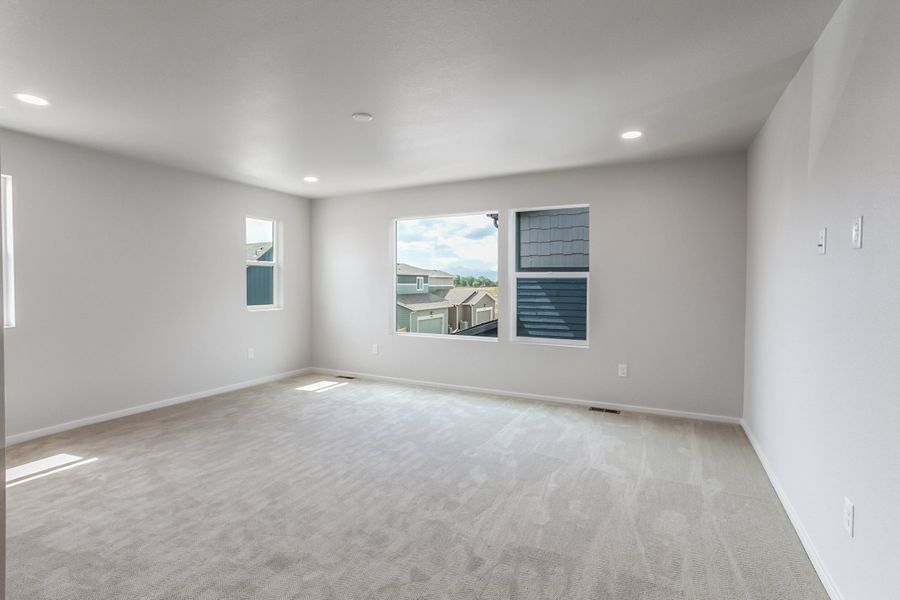 Spacious, unfurnished interior of a new home in Trailside, Timnath (Image 20).