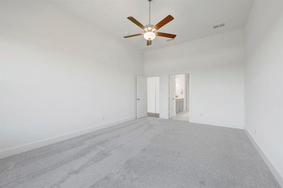 Spacious, unfurnished interior of a new home in Vintage Village, Argyle (Image 27).