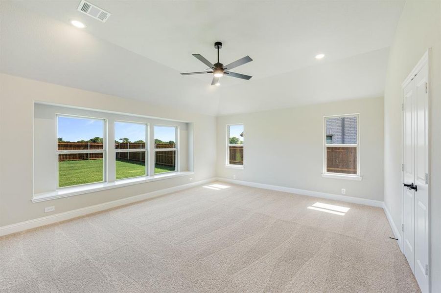 Spacious, unfurnished interior of a new home in Hampton Park, Glenn Heights (Image 27). Spacious, unfurnished interior of a new home in Hampton Park, Glenn Heights (Image 27).