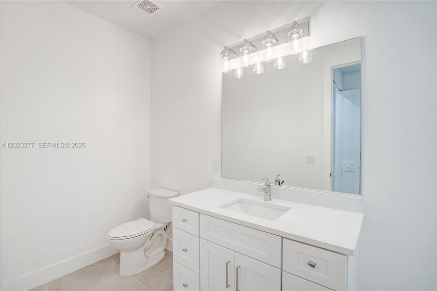 Furnished interior view inside a new home in , Cape Coral (Image 7).