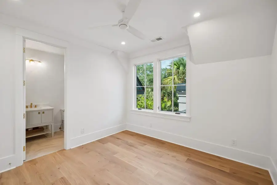 Spacious, unfurnished interior of a new home in , Kiawah Island (Image 63).